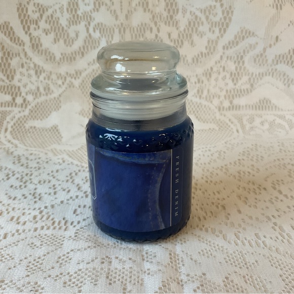 FRESH DENIM Gold Canyon Scented Candle 5 oz / 142 g NWOT Discontinued - Picture 5 of 13